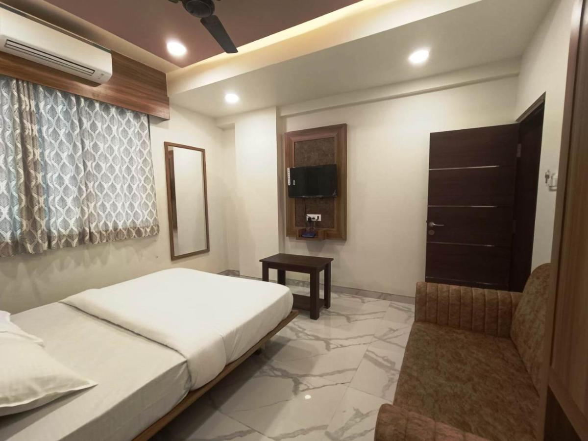 Sai Sagar Lodging & Boarding Ulhāsnagar Zewnętrze zdjęcie